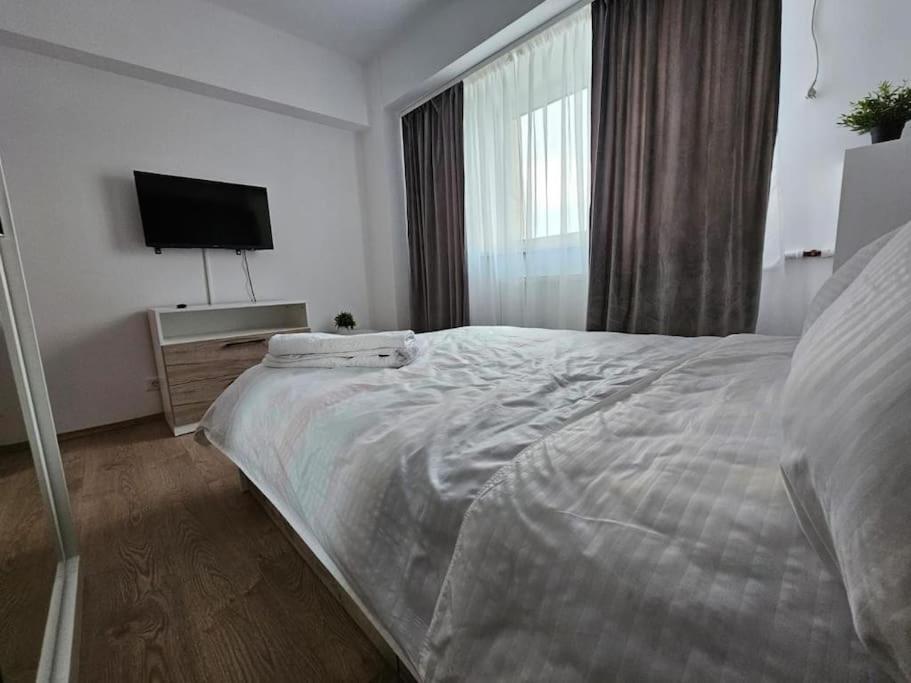 Ultra Central Luxury 3Br 2Bath Apt & Amazing Views Bucharest Exterior photo