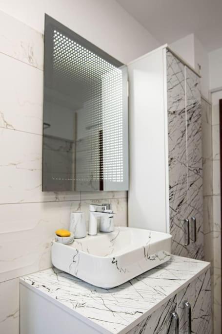 Ultra Central Luxury 3Br 2Bath Apt & Amazing Views Bucharest Exterior photo